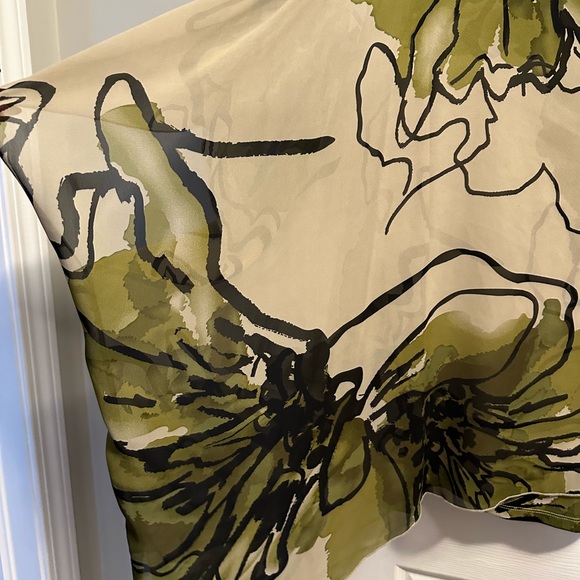 Laura plus poncho top - Picture 7 of 9